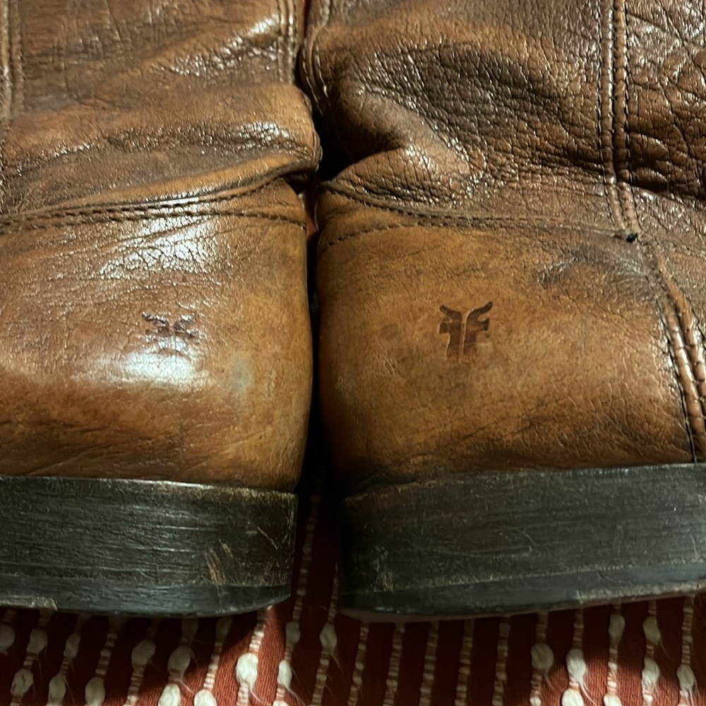 Frye Melissa Boots. Size 8 - Picture 5 of 8